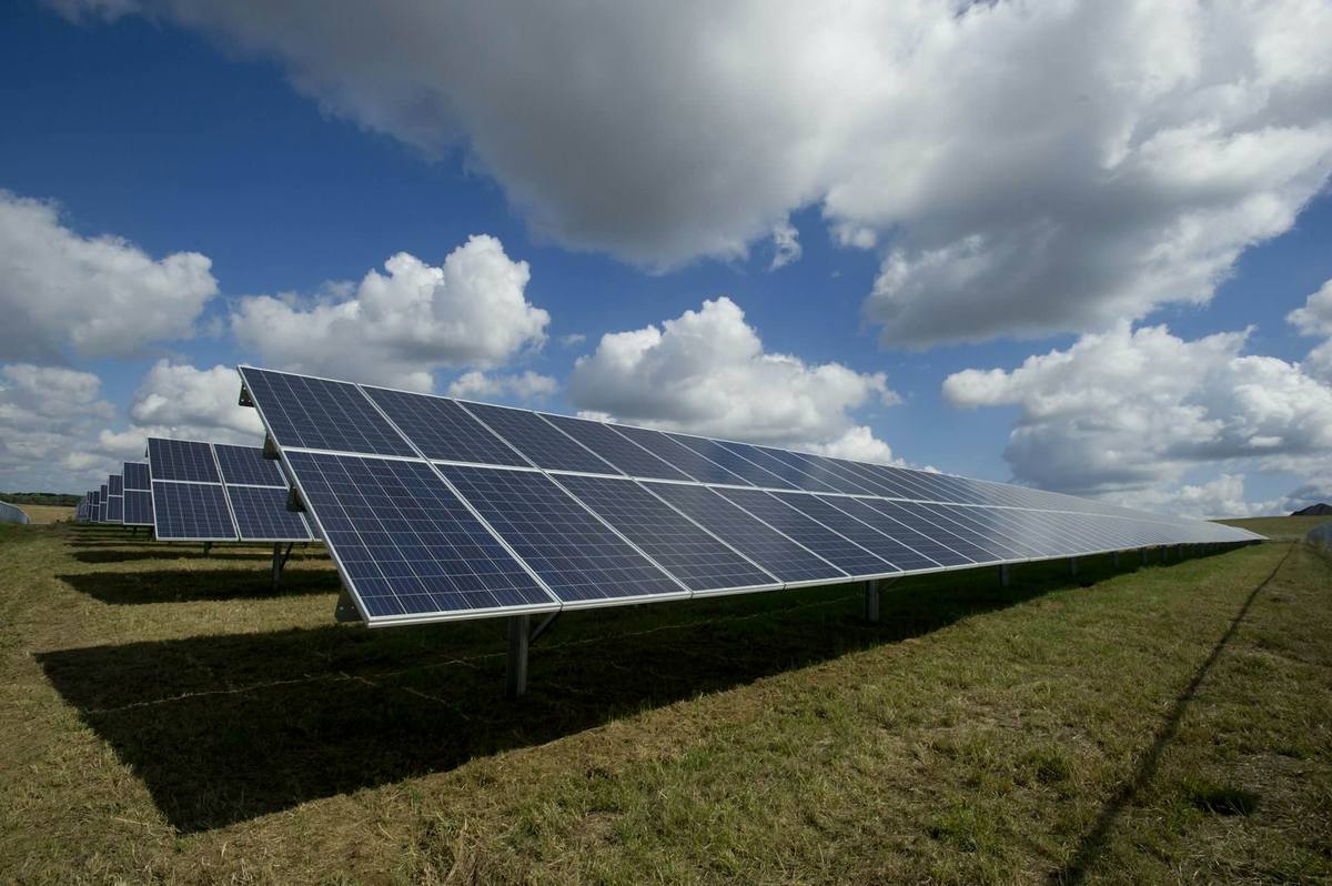 installation panneaux solaires litige